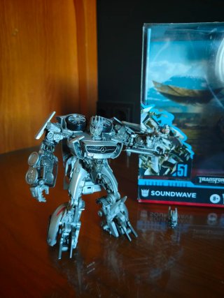 Transformers Studio Series 51 Soundwave