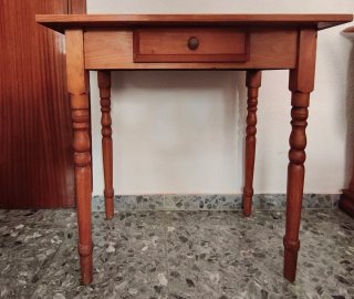 Mesa de escritorio de madera