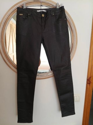 Pantalón encerado zara marrón