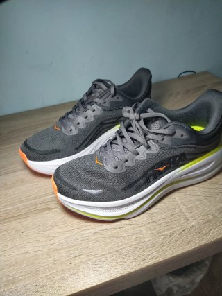 Zapatillas Hoka Gris y Blanco
