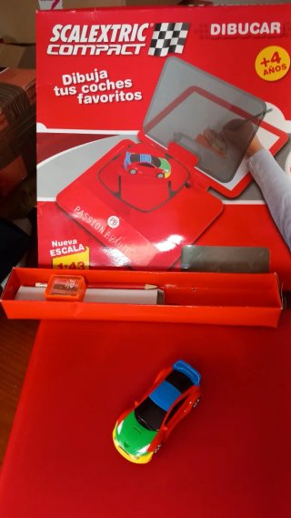 Set Scalextric Compact + Coche Nuevo