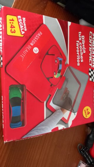 Set Scalextric Compact + Coche Nuevo