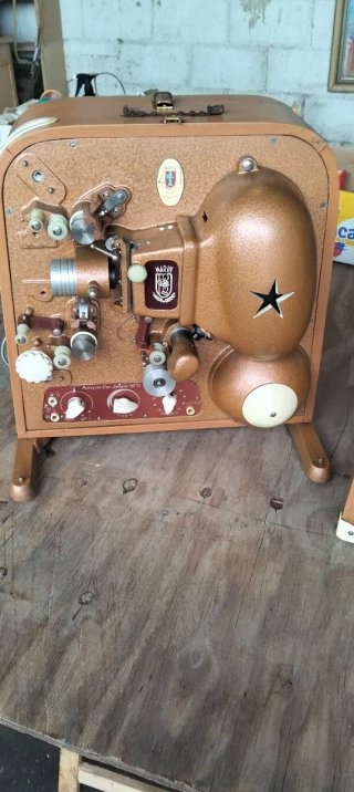 Proyector Cine-Sonoro 16mm Marín