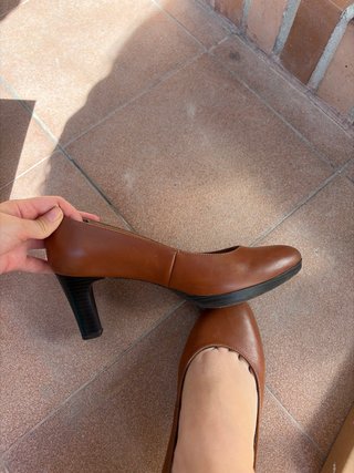 Mimao Zapatos de piel tacón marrón