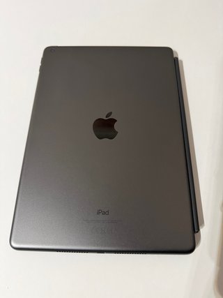 iPad 9ª Gen Grigio Siderale + Smart Keyboard