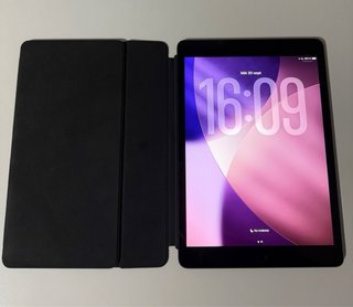 iPad 9ª Gen Grigio Siderale + Smart Keyboard