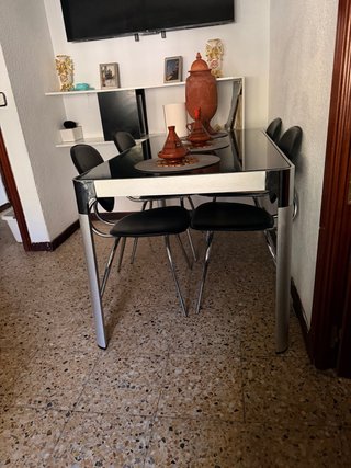 Mesa de Comedor de Cristal con 4 Sillas