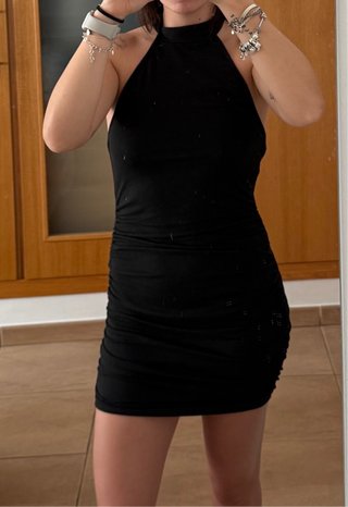 Vestido negro ajustado