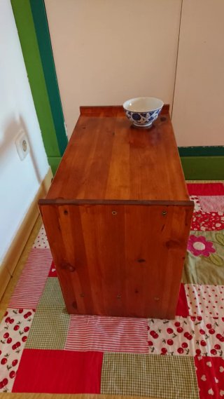 Tavolino ausiliario in legno di pino Ikea