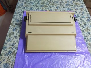 Máquina de escribir electrónica Olivetti PT 505