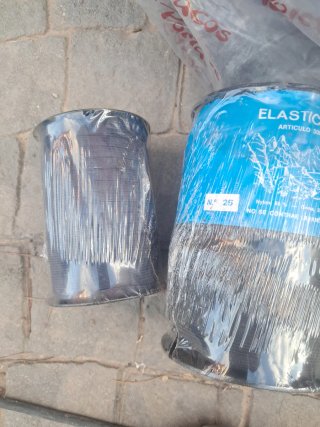Rollos de elástico negro 25 y 50 metros