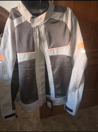 Chaqueta de moto gris