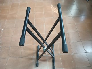 Soporte para Teclado en X