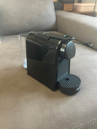 Cafetera Nespresso Essenza Mini Negra