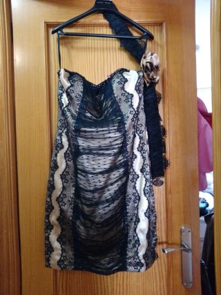 Vestido de fiesta corto con encaje