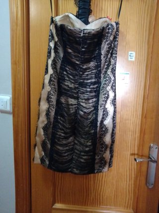 Vestido de fiesta corto con encaje