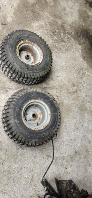 2 Ruedas traseras para tractor cortacésped