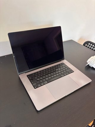 MacBook Pro 16 M1 16GB RAM 500GB SSD