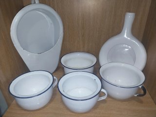 Escupidera Chapa Esmaltada Antigua