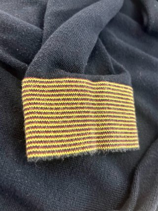 Jersey Fred Perry Negro y Dorado