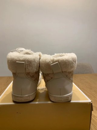Botines Michael Kors para niña