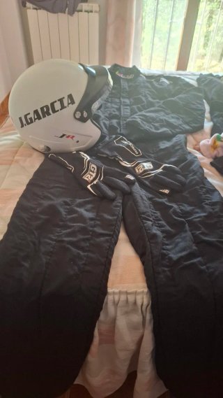 Mono OMP ignífugo+ Casco+ guantes+ hans