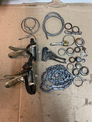 Pedales y piezas de bicicleta