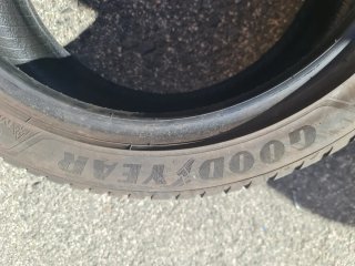 Neumático Goodyear 225/45/17