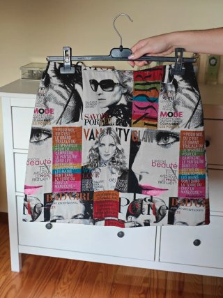 Falda Estampada Estilo Revista