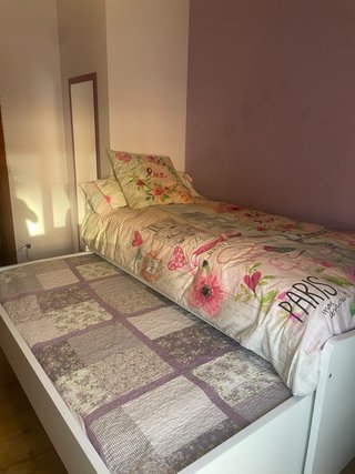 Dormitorio infantil con cama nido