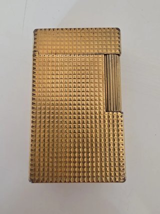 Mechero S.T. Dupont chapado en oro