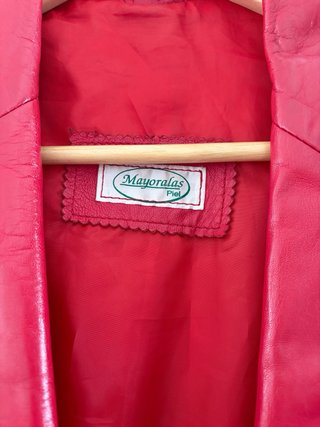 Chaqueta de piel roja