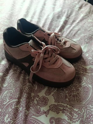 Bambas en tonos rosa y marrón