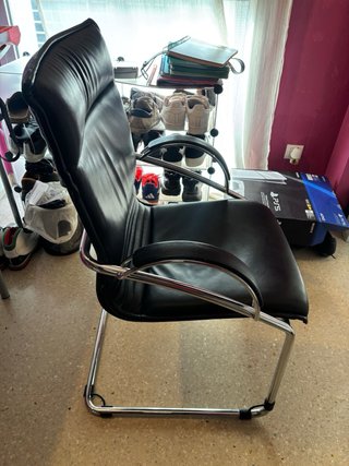 Silla de despacho negra