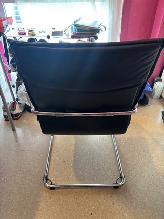 Silla de despacho negra