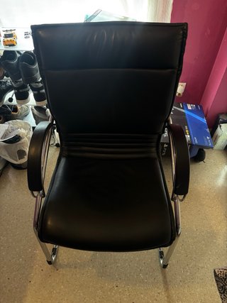 Silla de despacho negra