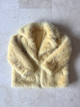 Abrigo de pelo sintético amarillo mantequilla vint