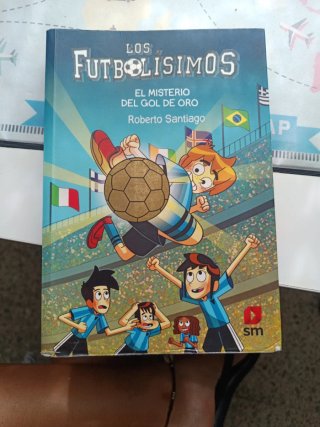 Libro futbolisimos "El misterio del gol de oro"