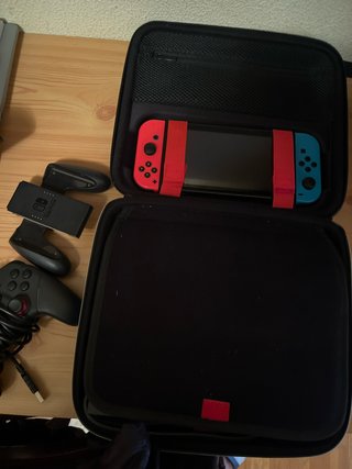Nintendo Switch con Joy-Cons Rojo y Azul