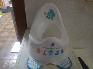 Orinal Infantil Monstruos S.A.