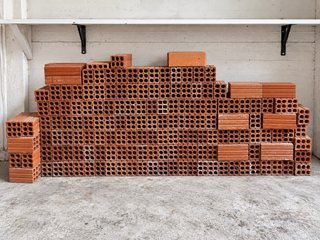 Lote 170 ladrillos cerámicos construcción