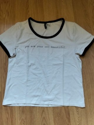 Camiseta H&M Blanca y Negra
