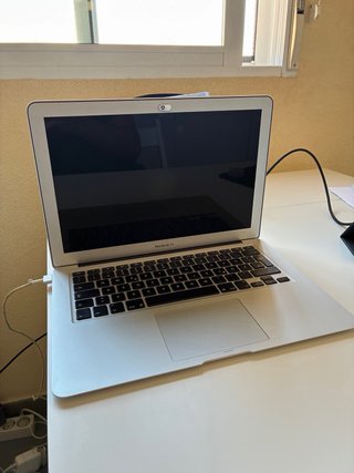 MacBook Air 13” 2017 – batería defectuosa