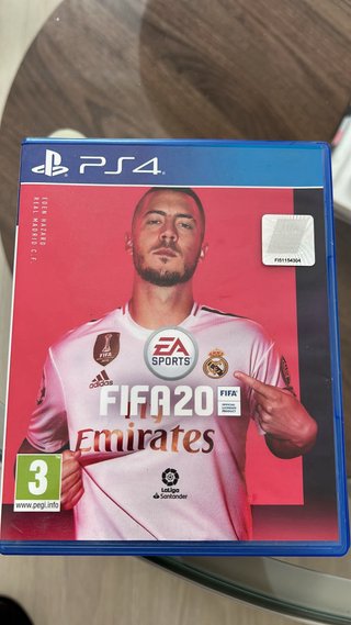 PS4 500 GB + controller + GTA V, FIFA 19 e FIFA 20