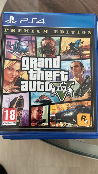 PS4 500 GB + controller + GTA V, FIFA 19 e FIFA 20