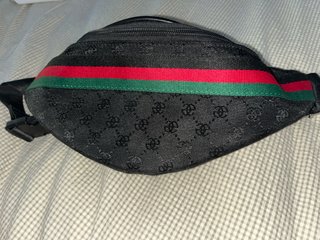 Riñonera Gucci Negra