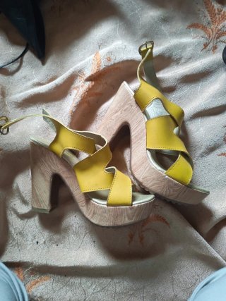 Sandali con tacco alto