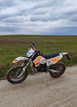 KTM EXC 300 2T 2009 – Revisada, neumáticos nuevos