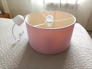 Lámpara de techo rosa