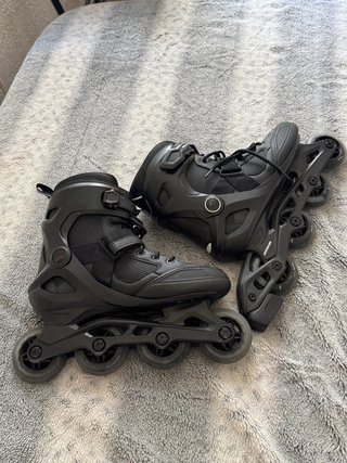 Patines en línea negros